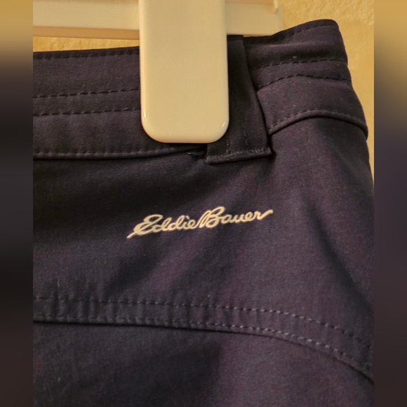 Eddie Bauer Ladies Navy Rainer Sports Tech Capri Pants W/UPF 50+ (Size 12) - Picture 8 of 16